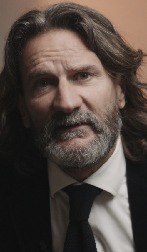 Frédéric Beigbeder: A spy who pretends to be someone else?!